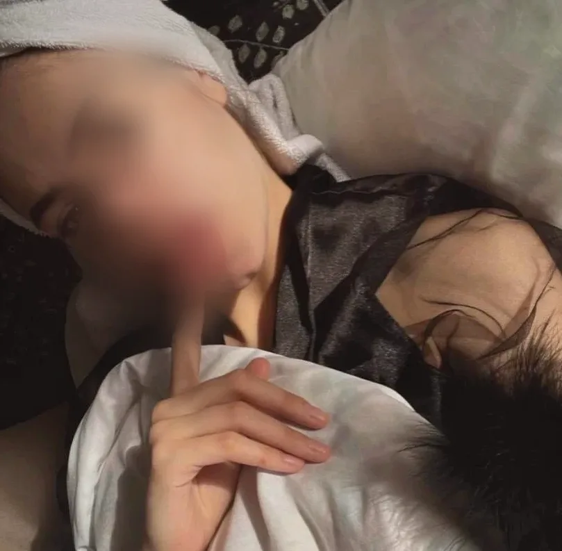 Aada, 21